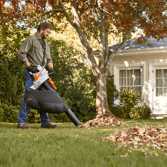 Stihl Sha 56 Cordless Battery Vacuum Shredder Kit 